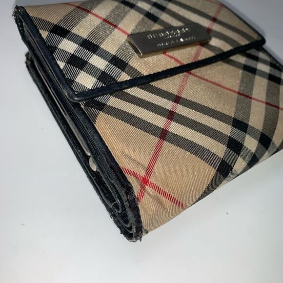 🎉AUTHENTIC🎉 Burberry Kisslock Compact Wallet - Picture 3 of 10